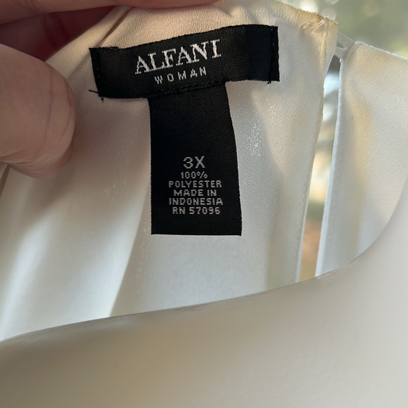 Alfani white lined top with gold studs - Picture 6 of 6